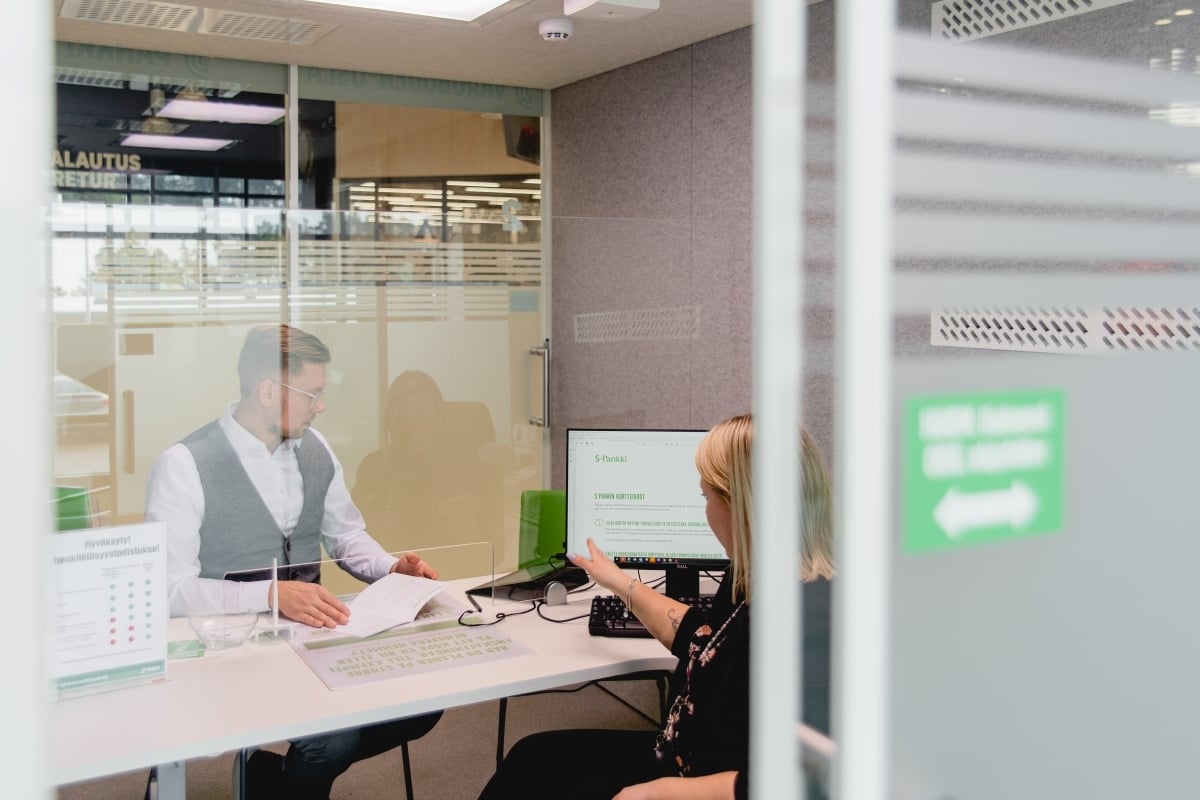VETROSPACE_L_FinancialServices_CustomerServicePod_S-Pankki