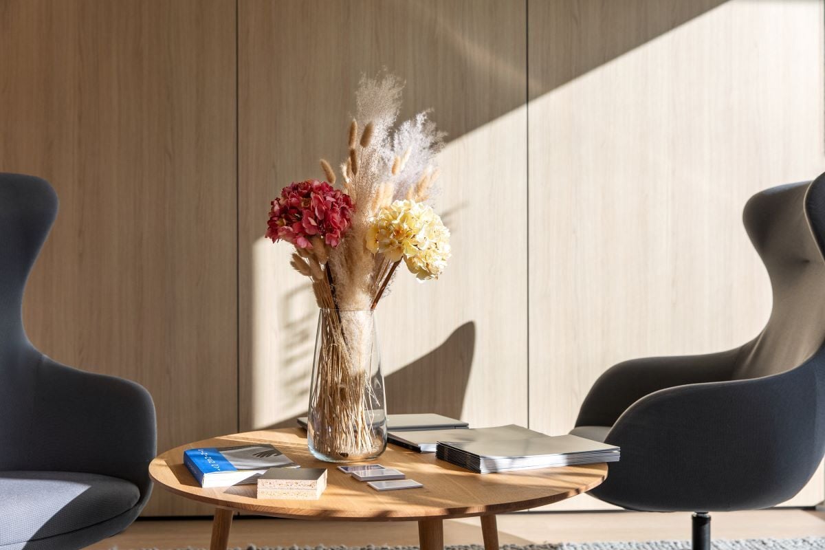 Vetrospace_XXL_MeetingPod_FromOutside_OfficeInterior 1200px