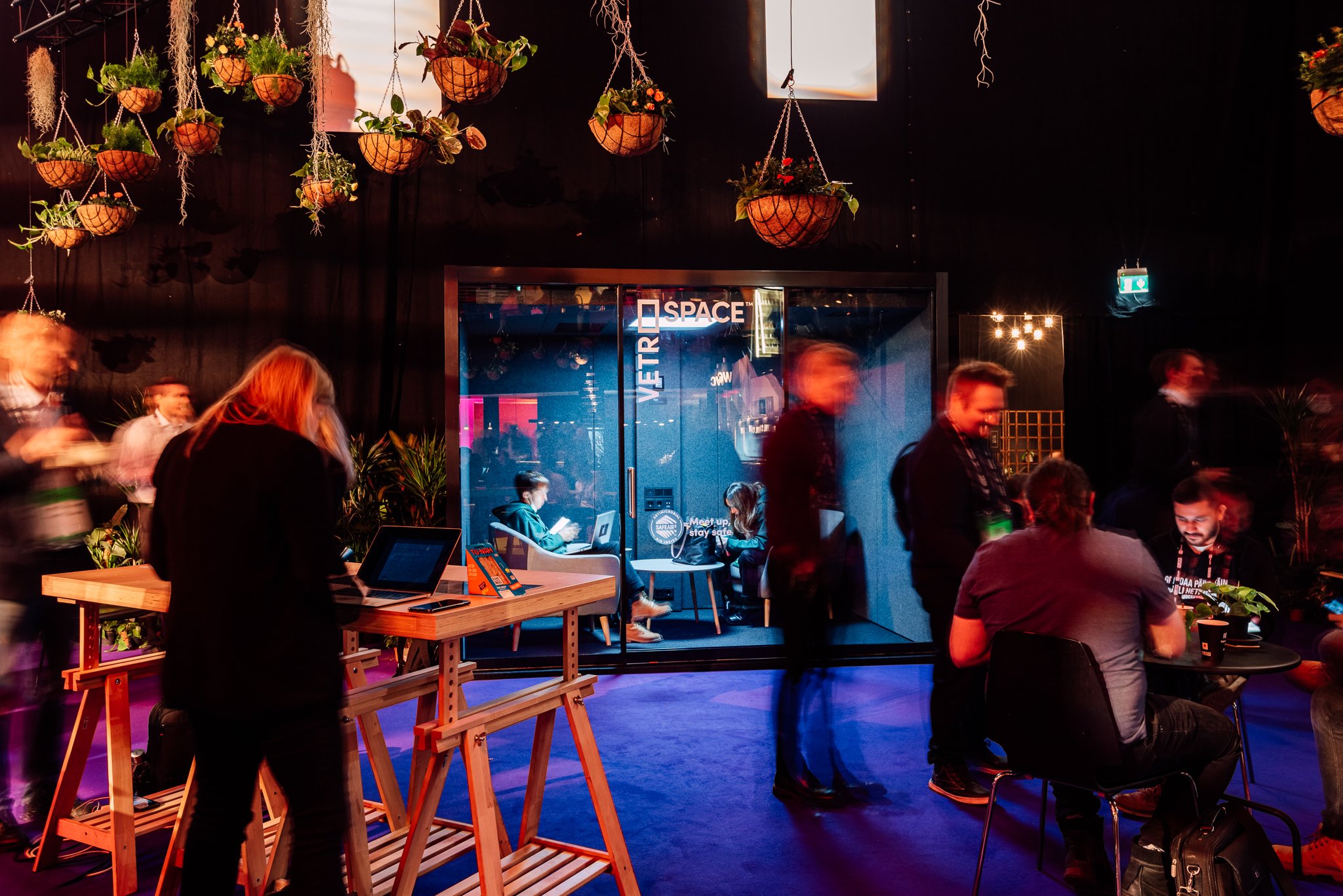 VETROSPACE_XL_Events_Slush_MeetingPod